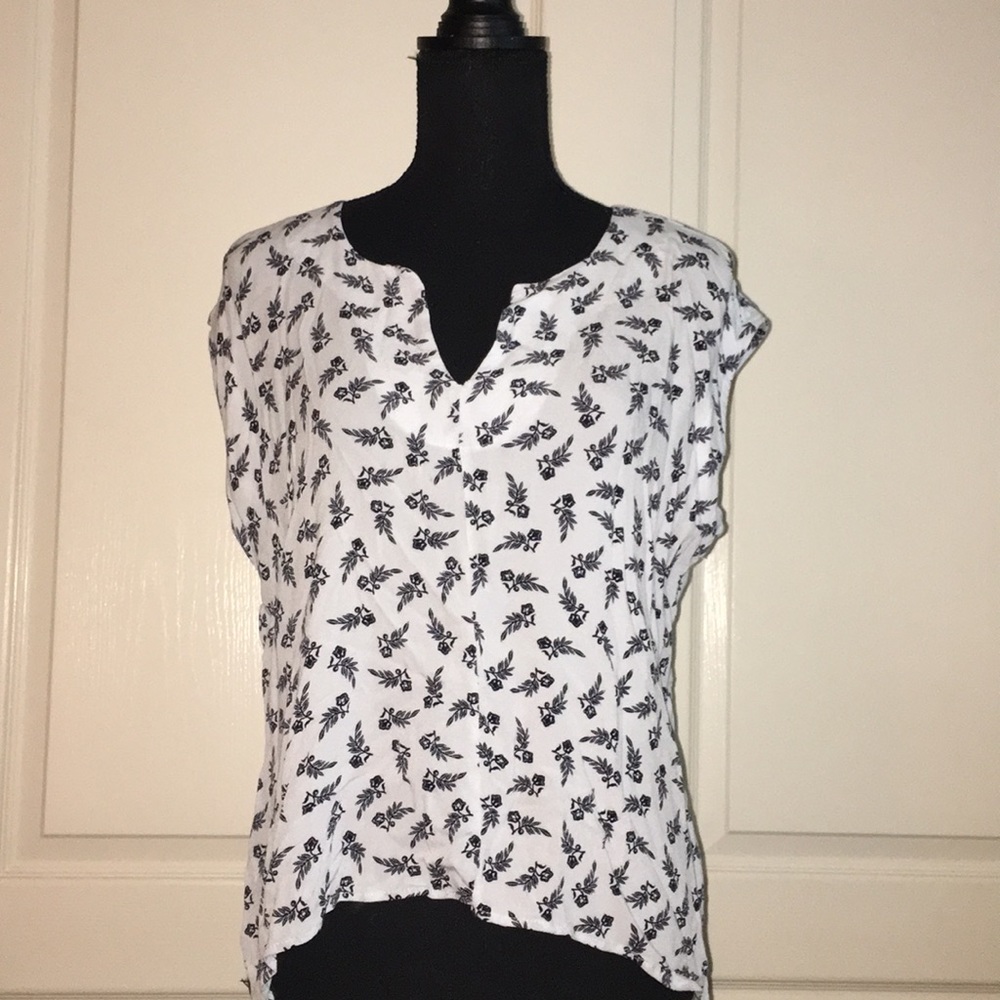 💚5 for $20💚Universal Threads Jr’s Blouse